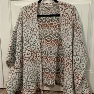 Knox rose sweater Shaw/ vest size XL